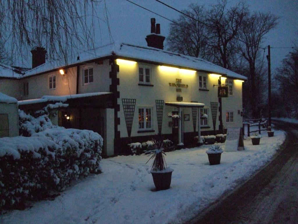 The Winchfield Inn Exterior photo